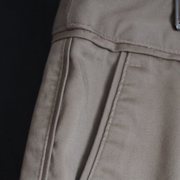 Liz Claiborne Golf | Cotton Capris - Picture 2 of 4